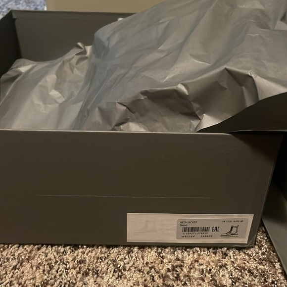 All Saints Canvas/Suede Beth Boot in Sand
Women's Size 40 - Picture 6 of 12